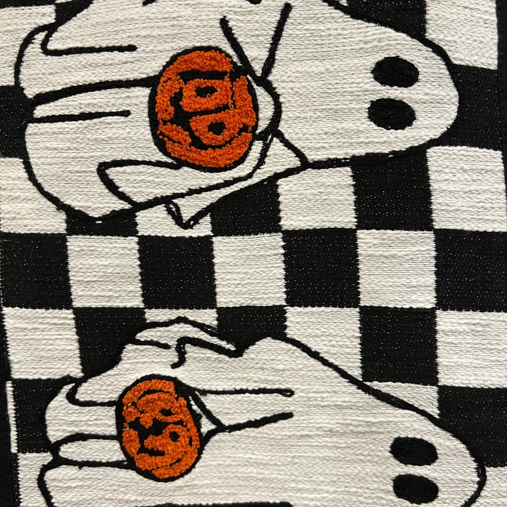 Checkered ghost table runner - Picture 2 of 3